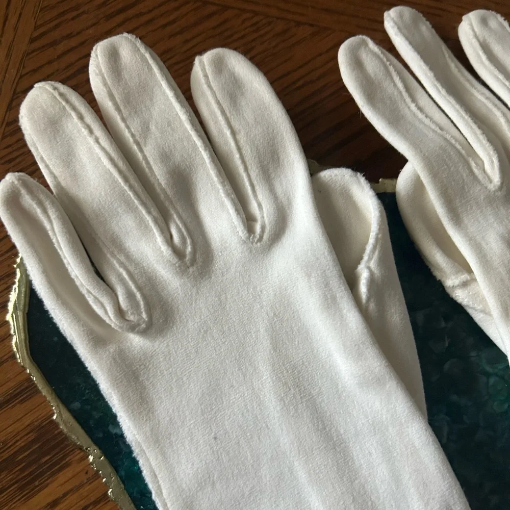 Vintage White 3/4 Length Gloves